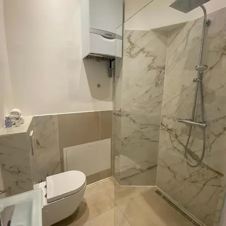 Altstadt Elegance شقة *